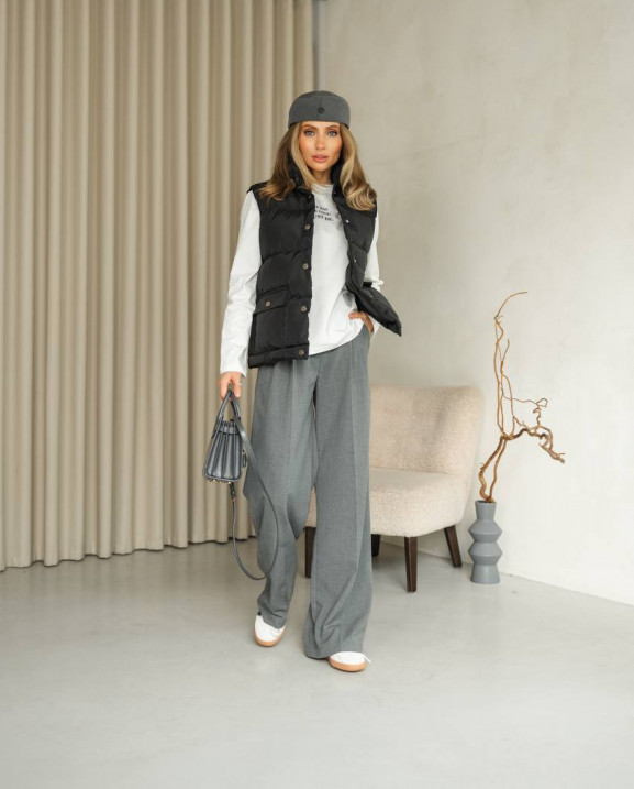 17 Жилетка пухова на кнопках водовідштовхувальна